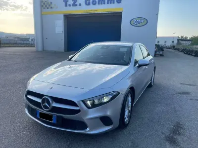 Usata Mercedes A180 136 CV (100 kW) 2020 Grigio Berlina