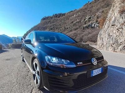 Begagnad VW Golf VII GTI 265 HK (194 kW) 2016 Svart Sedan