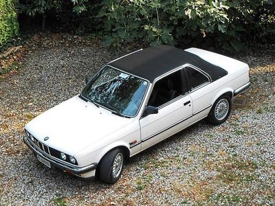 Usata BMW 320 Cabriolet 122 CV (89 kW) 1984 Bianco Cabrio
