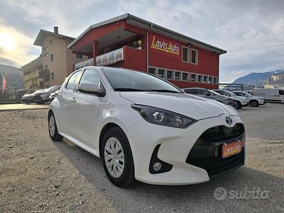 Usata Toyota Yaris Hybrid Business Edition 92 CV (67 kW) 2022 Bianco Berlina