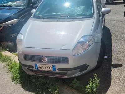 Usata Fiat Grande Punto 65 CV (47 kW) 2009 Grigio Utilitaria