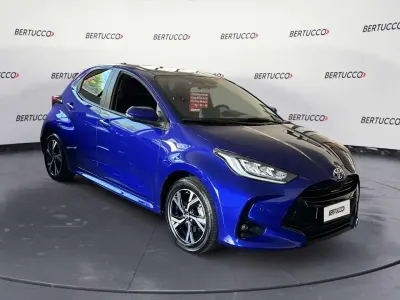 Usata Toyota Yaris Hybrid Trend 115 CV (84 kW) 2025 Blu/azzurro Berlina