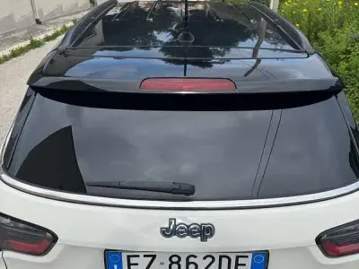 Używany Jeep Compass Limited 120 KM (88 kW) 2020 Biały SUV