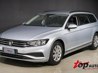 Usata VW Passat 150 CV (110 kW) 2022 Scale silver metallic Berlina
