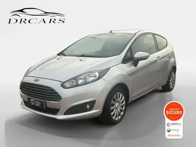 Usata Ford Fiesta 95 CV (69 kW) 2013 Argento Utilitaria