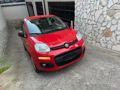 Usata Fiat Panda Easy 69 CV (50 kW) 2020 Rosso Utilitaria