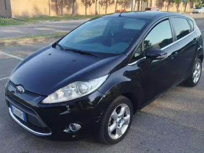 Usata Ford Fiesta Titanium 92 CV (67 kW) 2010 Nero Berlina