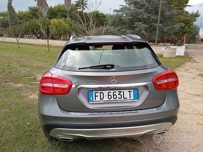 Usata Mercedes GLA200 109 CV (80 kW) 2016 Grigio SUV