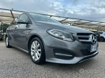 Usata Mercedes B180 Premium 109 CV (80 kW) 2015 Grigio Utilitaria