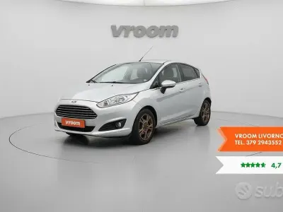 Usado Ford Fiesta 60 CV (44 kW) 2016 Gris Utilitario