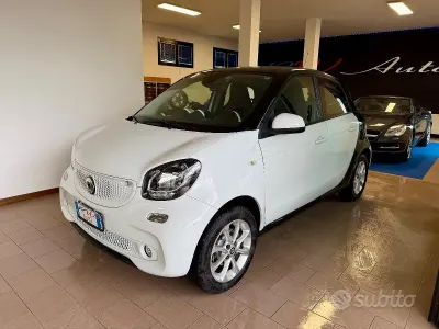 Begagnad Smart ForFour Prime 71 HK (52 kW) 2016 Vit Halvkombi
