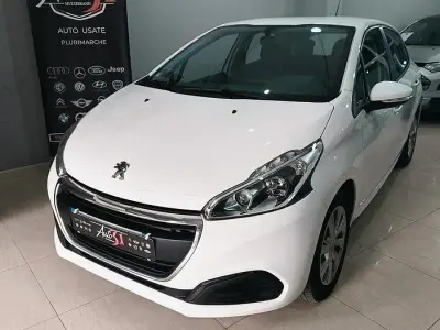 Usata Peugeot 208 Active 68 CV (50 kW) 2018 Bianco Utilitaria