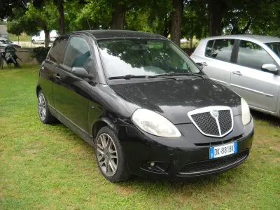 Usata Lancia Ypsilon 105 CV (77 kW) 2007 Nero Utilitaria