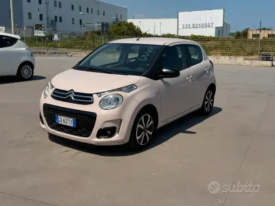 Usata Citroën C1 Shine 72 CV (52 kW) 2021 Beige Utilitaria