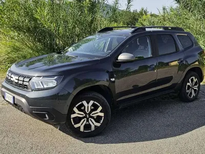 Usata Dacia Duster Journey 101 CV (74 kW) 2023 Grigio SUV