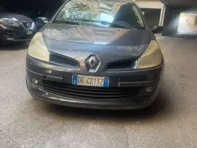 Usata Renault Clio II Authentique 75 CV (55 kW) 2007 Berlina