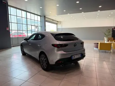 Usata Mazda 3 150 CV (110 kW) 2023 Sonic silver m Berlina