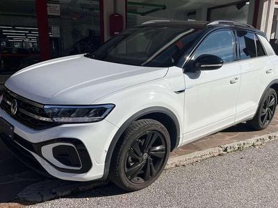 Usata VW T-Roc R-line 116 CV (85 kW) 2024 Purewhite tetto e specchineri SUV