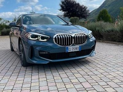 Begagnad BMW 118 Efficient Dynamics 150 HK (110 kW) 2022 Halvkombi