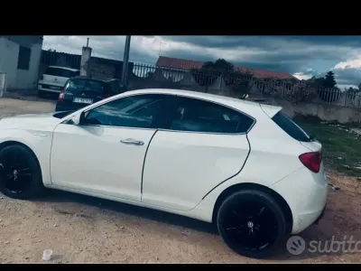 Usata Alfa Romeo Giulietta 105 CV (77 kW) 2014 Bianco Utilitaria