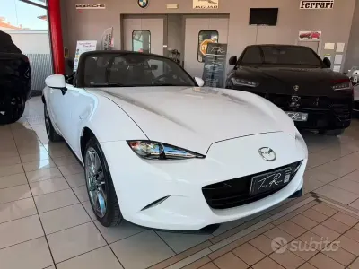 Usata Mazda MX5 Exclusive-Line 184 CV (135 kW) 2023 Bianco Cabrio