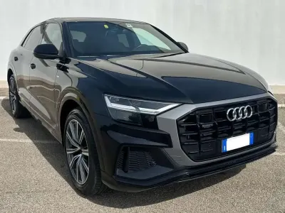 Usata Audi Q8 Sport 286 CV (210 kW) 2021 Blu/azzurro SUV
