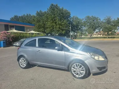 Usata Opel Corsa 86 CV (63 kW) 2011 Grigio Utilitaria