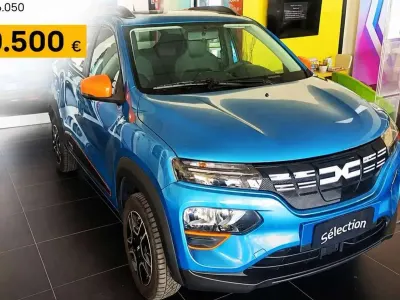 Usata Dacia Spring Expression 19 kW (26 CV) 2023 Blu/azzurro Utilitaria