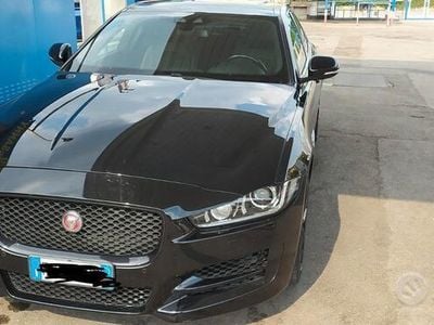Usata Jaguar XE 180 CV (132 kW) 2015 Nero Berlina