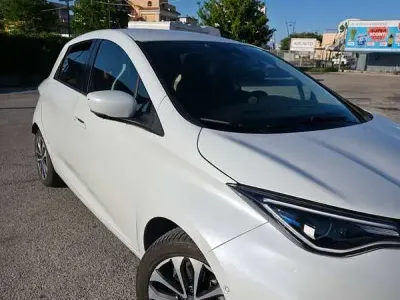 Usata Renault Zoe Intens 50 kW (69 CV) 2019 Bianco Utilitaria