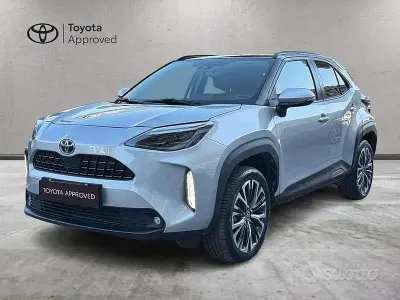 Usata Toyota Yaris Cross Lounge 116 CV (85 kW) 2023 Grigio SUV