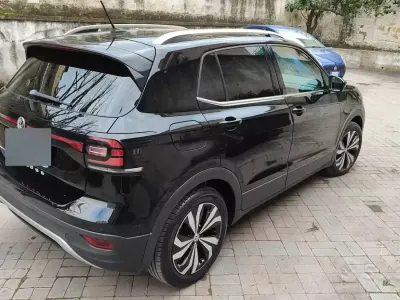 Usata VW T-Cross 95 CV (69 kW) 2019 Nero SUV