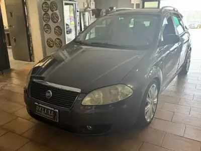 Usado Fiat Croma Active 150 HP (110 kW) 2006 Castanho Carrinha
