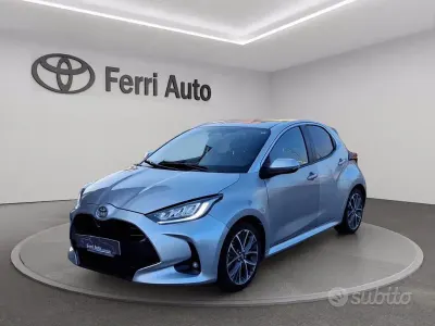 Usata Toyota Yaris Lounge 131 CV (96 kW) 2024 Grigio Utilitaria