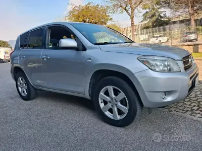 Usata Toyota RAV4 Sol 150 CV (110 kW) 2009 Grigio SUV