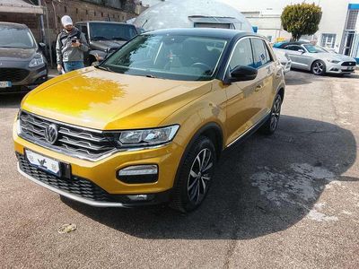 Usata VW T-Roc Advance 150 CV (110 kW) 2019 Oro SUV