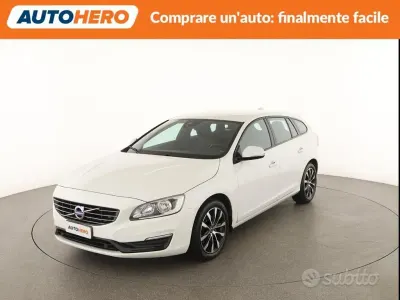 Usata Volvo V60 Dynamic 120 CV (88 kW) 2018 Bianco Station wagon