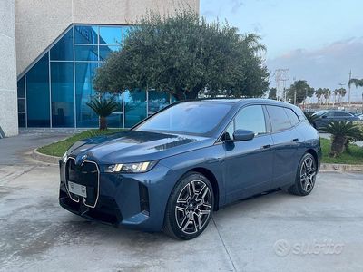 Nuova BMW iX M Sport 300 kW (408 CV) 2025 Blu SUV