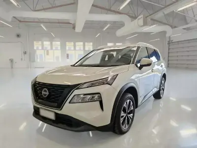 Käytetty Nissan X-Trail N-Connecta 158 HP (116 kW) 2023 Valkoinen Katumaasturi