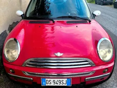 Usata Mini ONE 75 CV (55 kW) 2003 Rosso Utilitaria