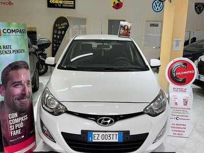 Usata Hyundai i20 Style 74 CV (54 kW) 2015 Bianco Berlina