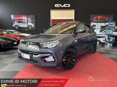 Usata SsangYong Tivoli 128 CV (94 kW) 2020 Grigio SUV