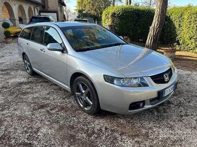 Usata Honda Accord 140 CV (102 kW) 2005 Grigio Station wagon