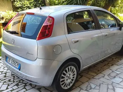 Usata Fiat Grande Punto Dynamic 65 CV (47 kW) 2009 Utilitaria