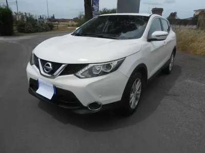 Usata Nissan Qashqai Acenta 116 CV (85 kW) 2015 Bianco SUV