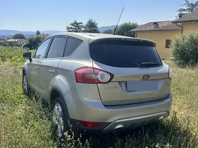 Usata Ford Kuga 136 CV (100 kW) 2008 Verde SUV
