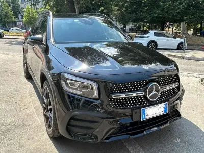 Usata Mercedes GLB200 Business 150 CV (110 kW) 2023 Nero SUV
