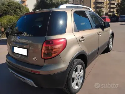Usata Fiat Sedici 120 CV (88 kW) 2008 Marrone SUV