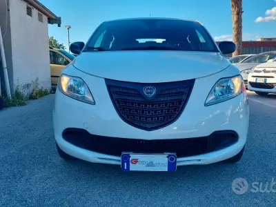 Usata Lancia Ypsilon Gold 69 CV (50 kW) 2015 Nero Utilitaria