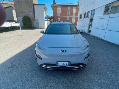 Usata Hyundai Kona 26 kW (36 CV) 2021 Grigio SUV